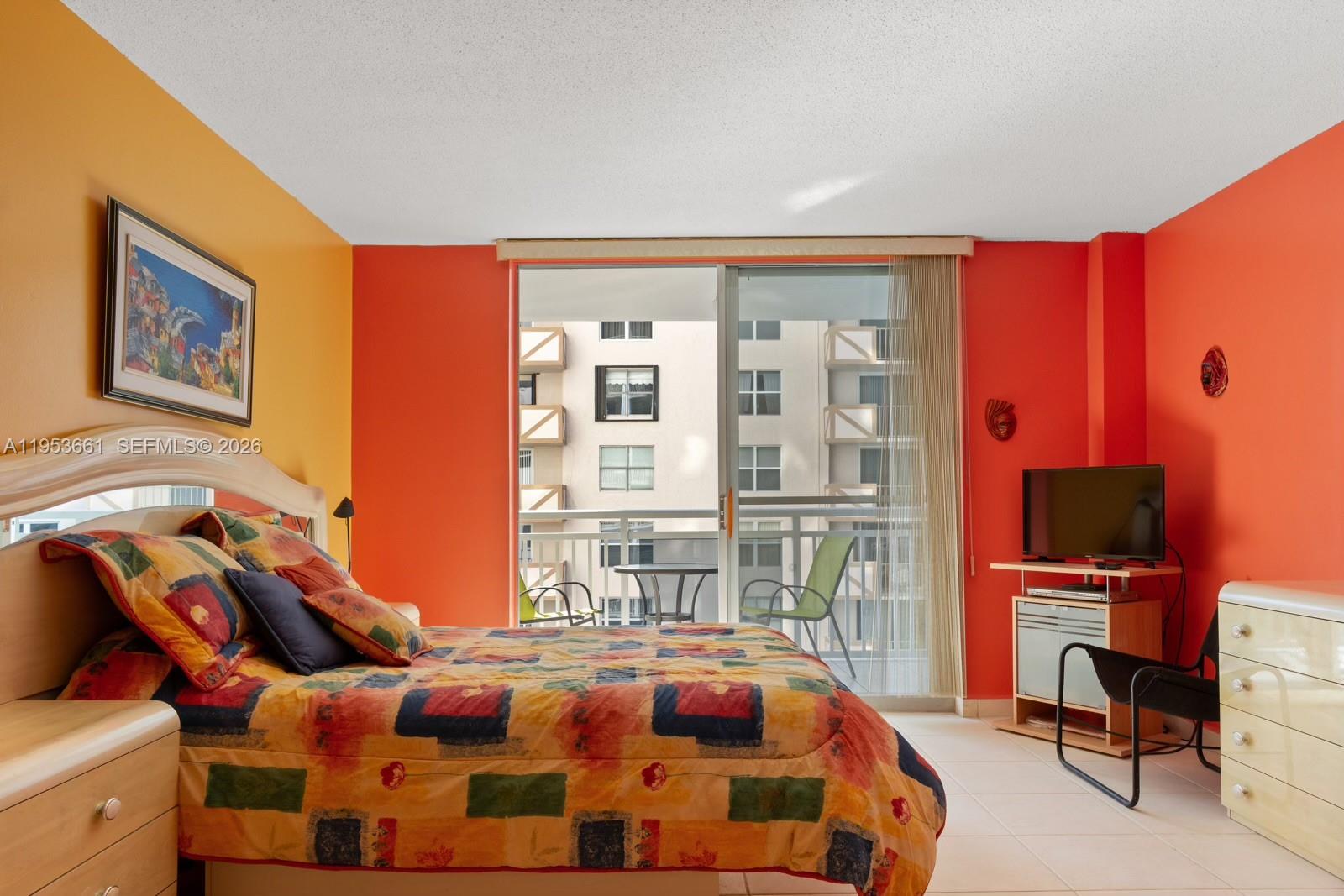 PLAZA TOWERS SOUTH CONDO - Residential