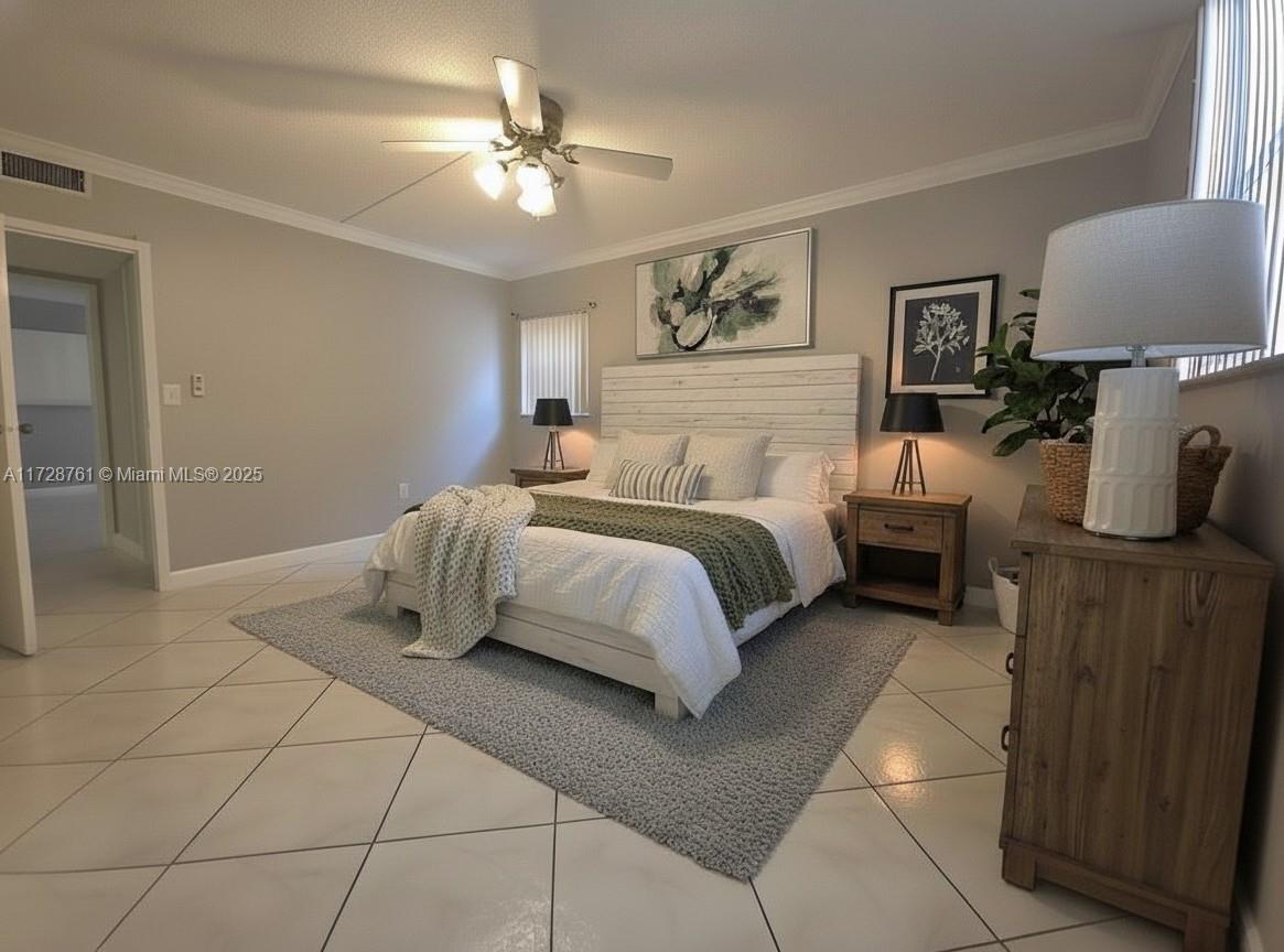 SOMERSET AT LAUDERDALE LA - Residential