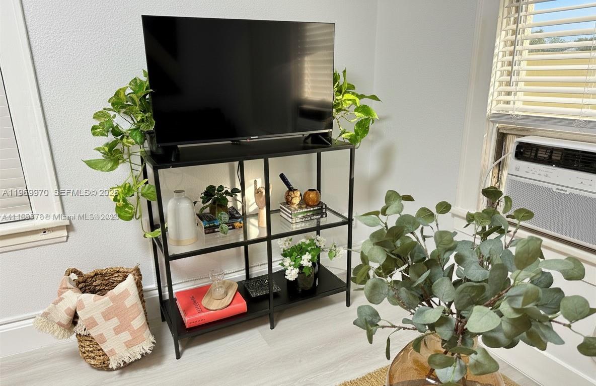 MENDOZA CONDO - Residential Lease