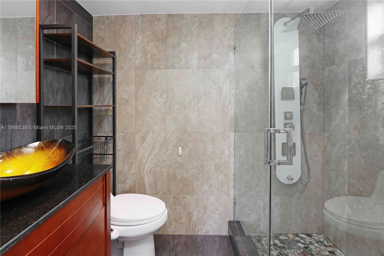 VISTA ALEGRE TOWNHOMES CO - Residential Lease