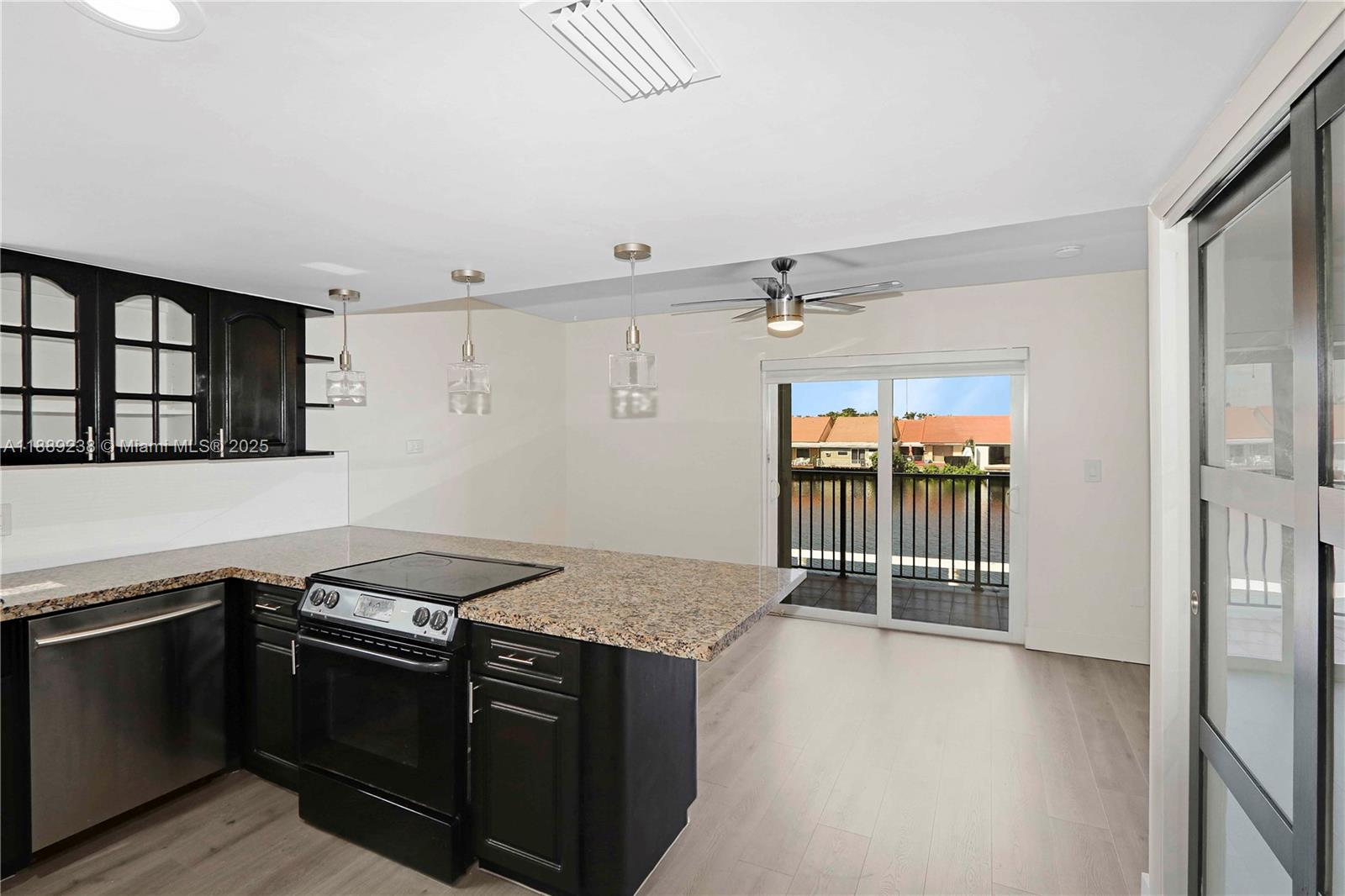 VISTA ALEGRE TOWNHOMES CO - Residential Lease