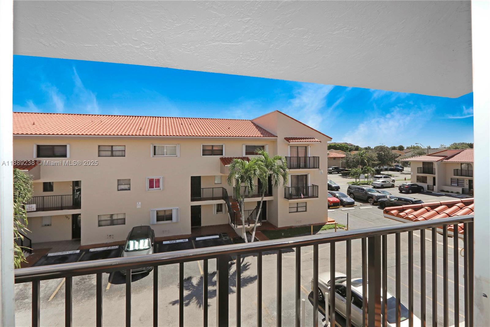 VISTA ALEGRE TOWNHOMES CO - Residential Lease