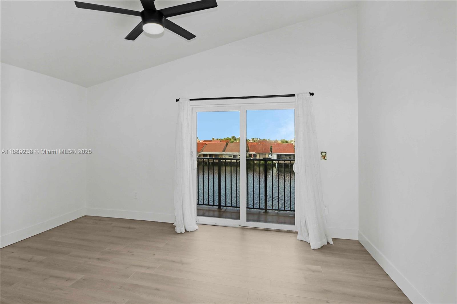 VISTA ALEGRE TOWNHOMES CO - Residential Lease