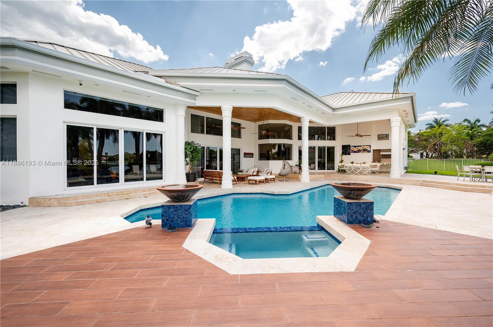 WINDMILL RANCHES - Residential
