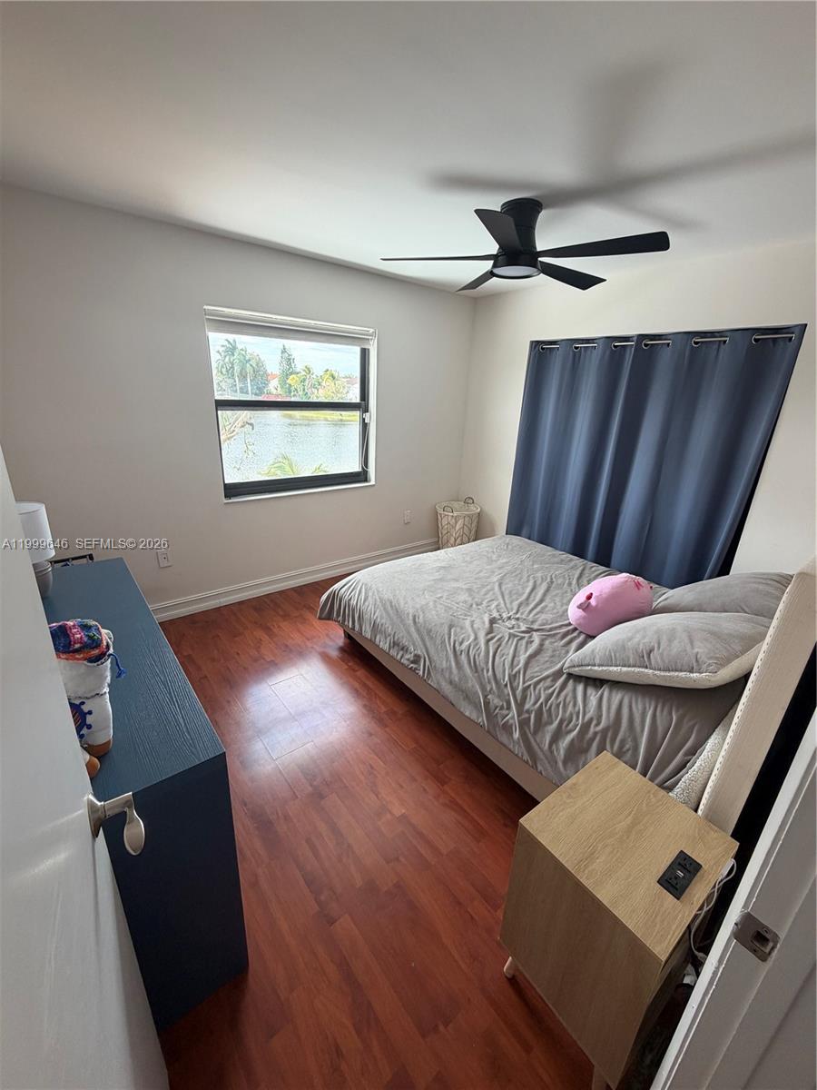 TAMIAMI LAKES SEC 5 - Residential