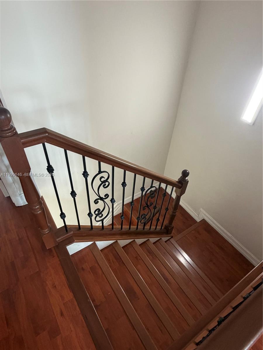 TAMIAMI LAKES SEC 5 - Residential