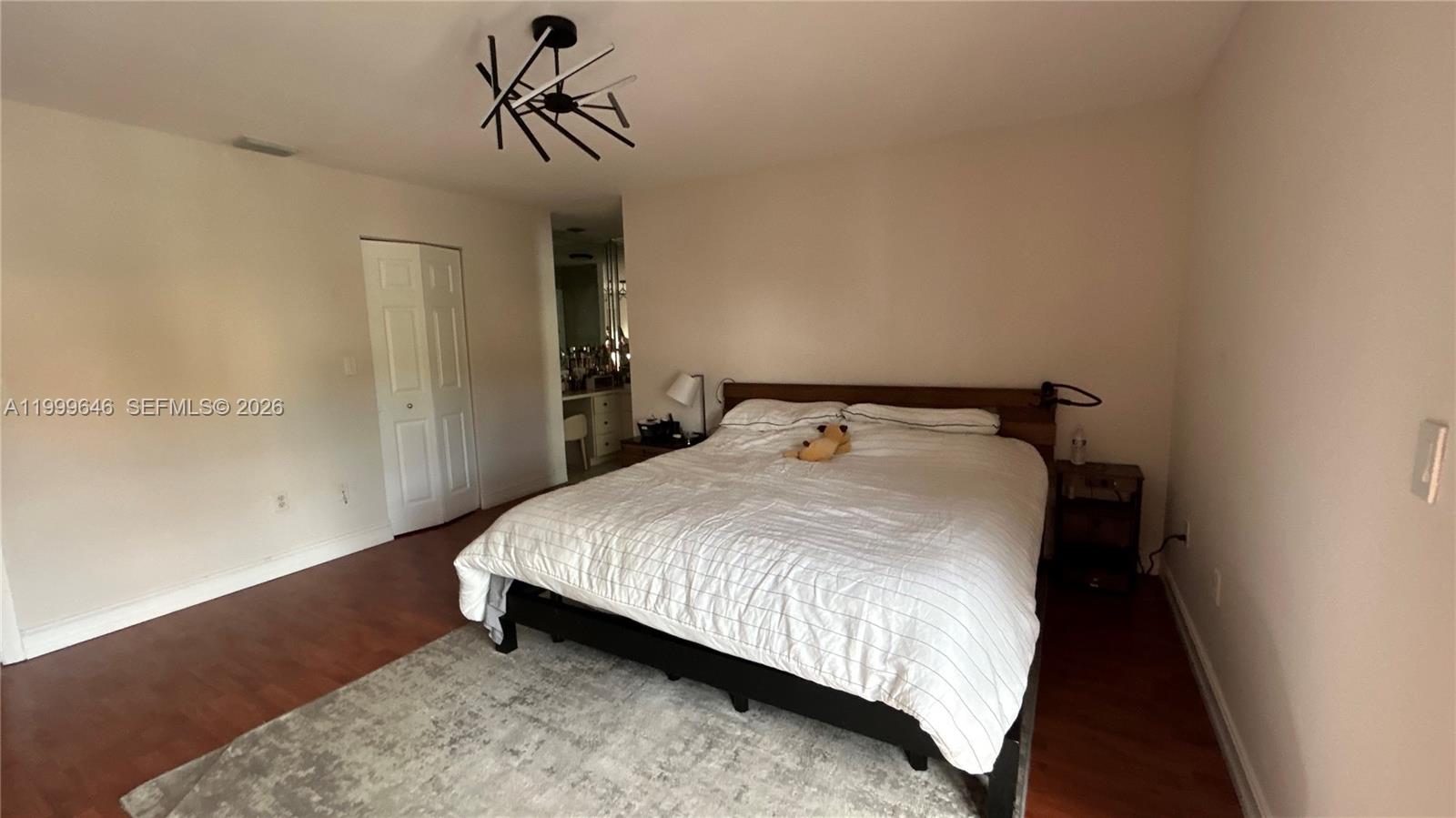 TAMIAMI LAKES SEC 5 - Residential