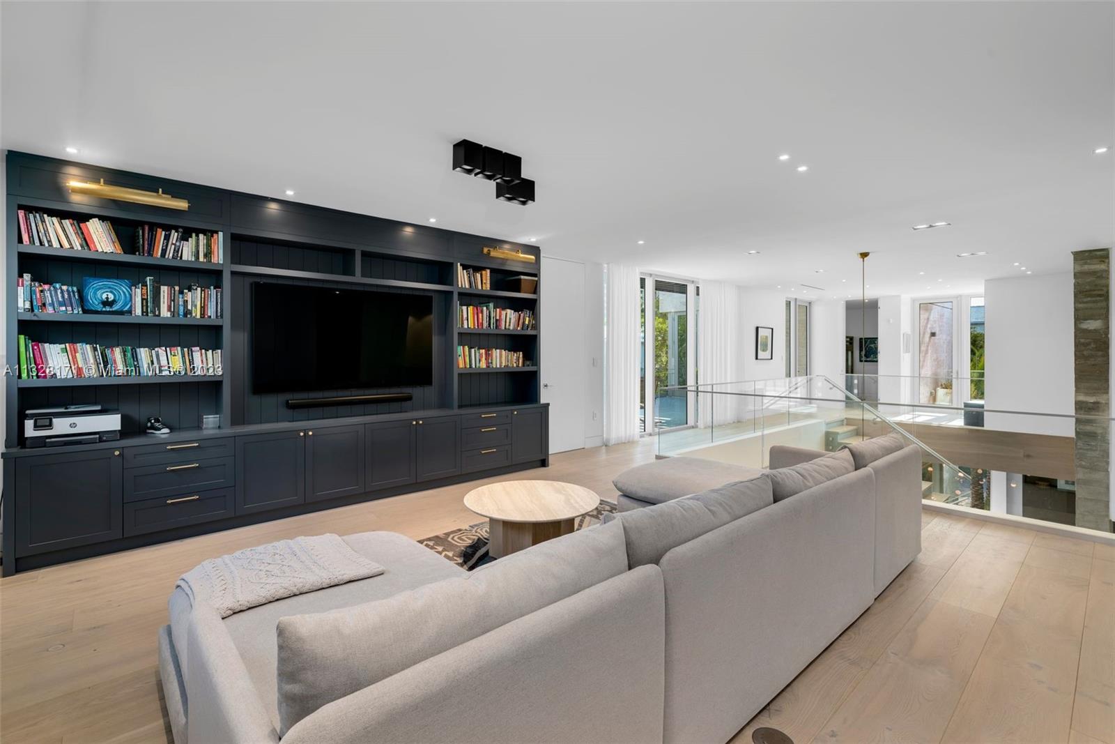 HOLIDAY COLONY - Residential