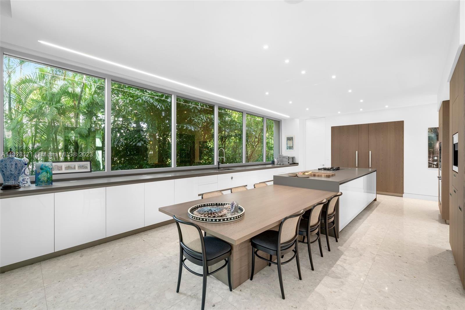 HOLIDAY COLONY - Residential