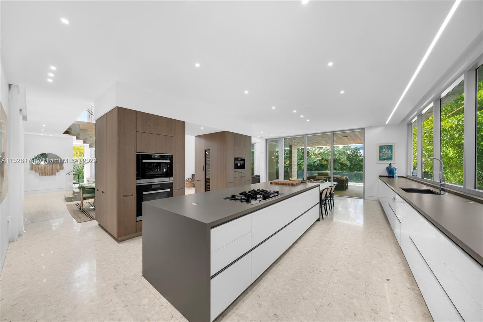 HOLIDAY COLONY - Residential