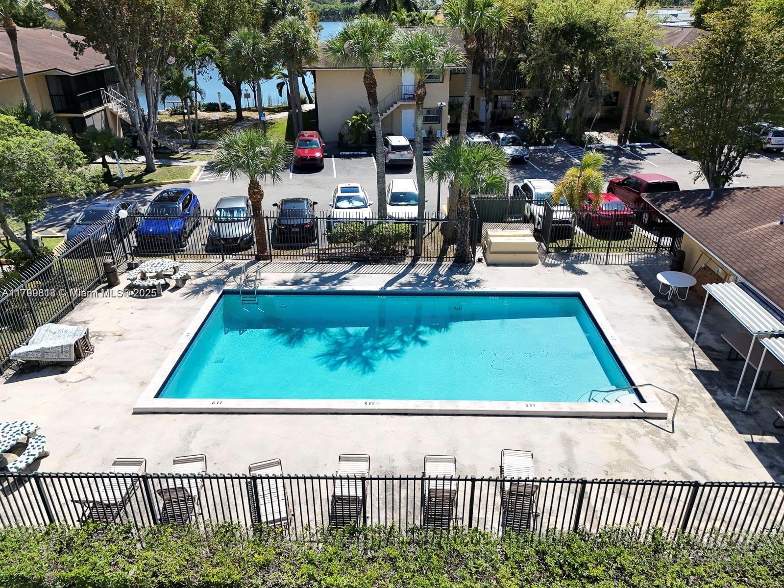 15629 SW 73rd Cir Ter 9-10