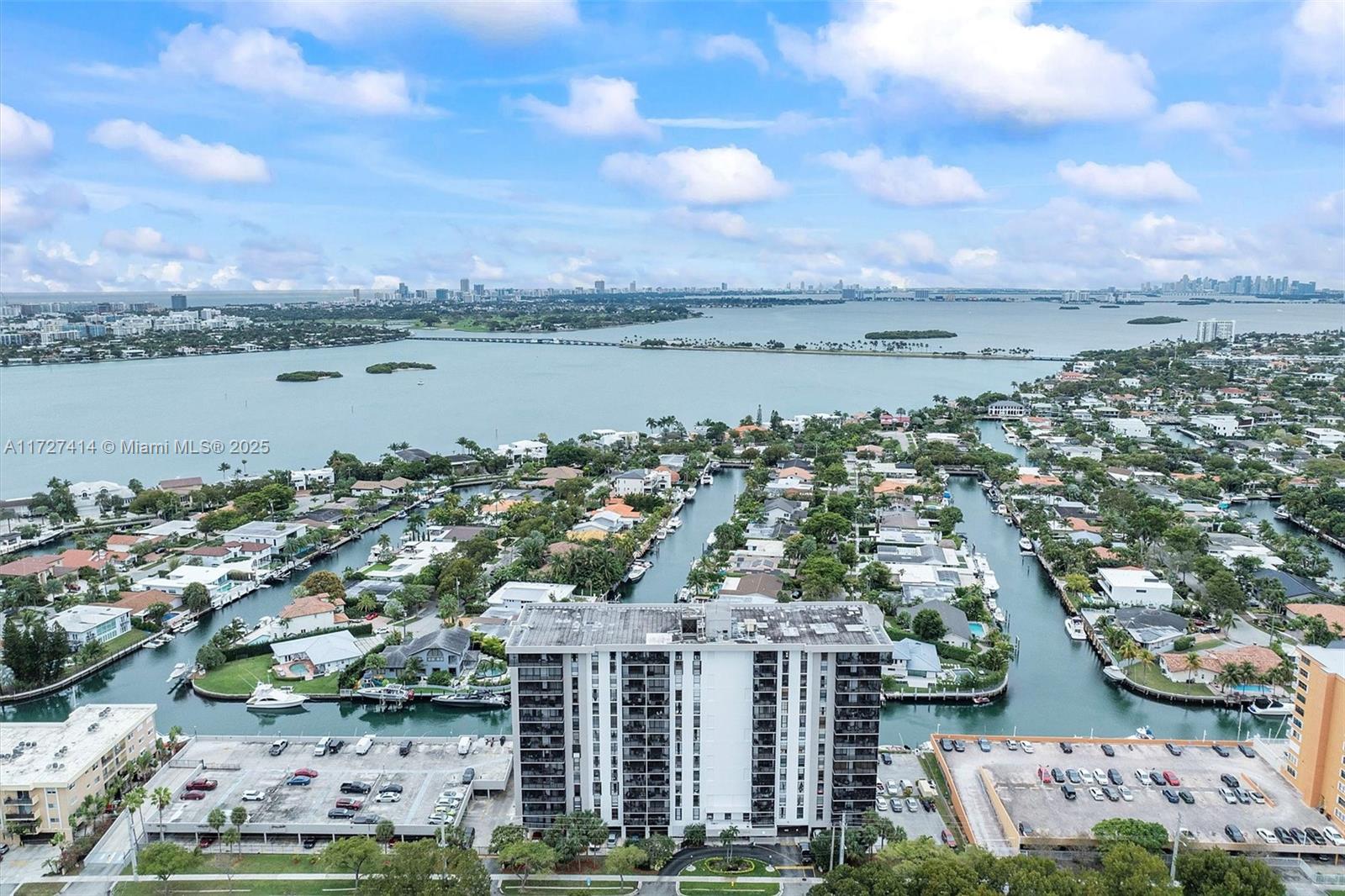 Property for Sale at 2500 Ne 135th St B206, North Miami, Miami-Dade County, Florida - Bedrooms: 2 
Bathrooms: 2  - $299,900