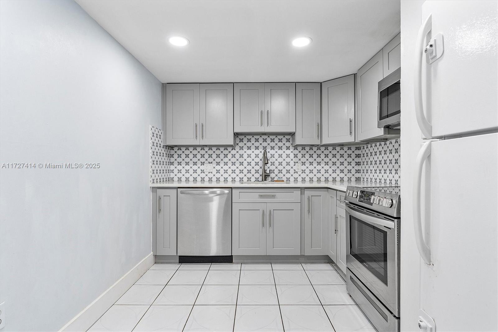 DORSET HOUSE CONDO - Residential