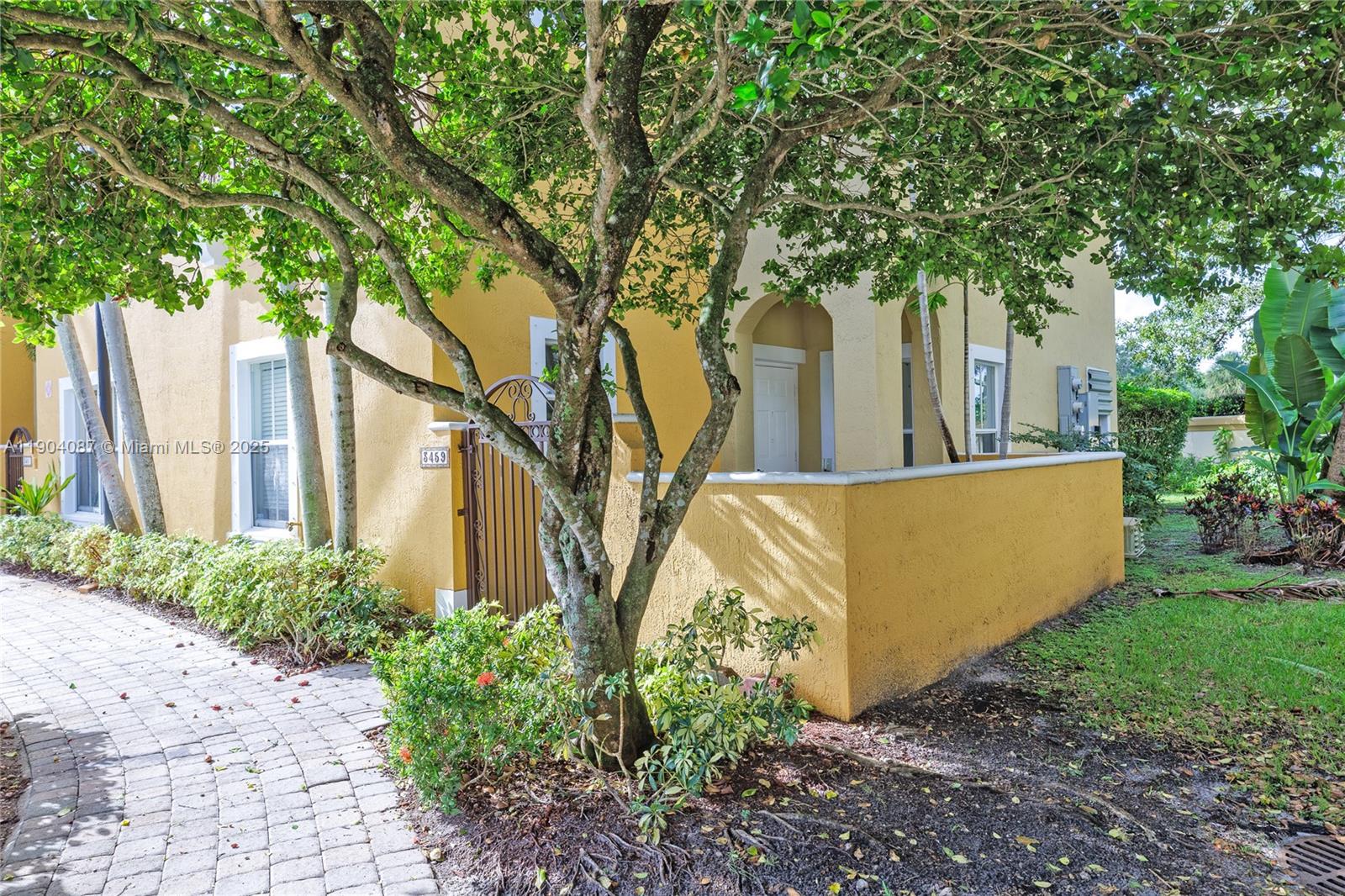 MERRICK PRESERVE CONDO - Residential Lease