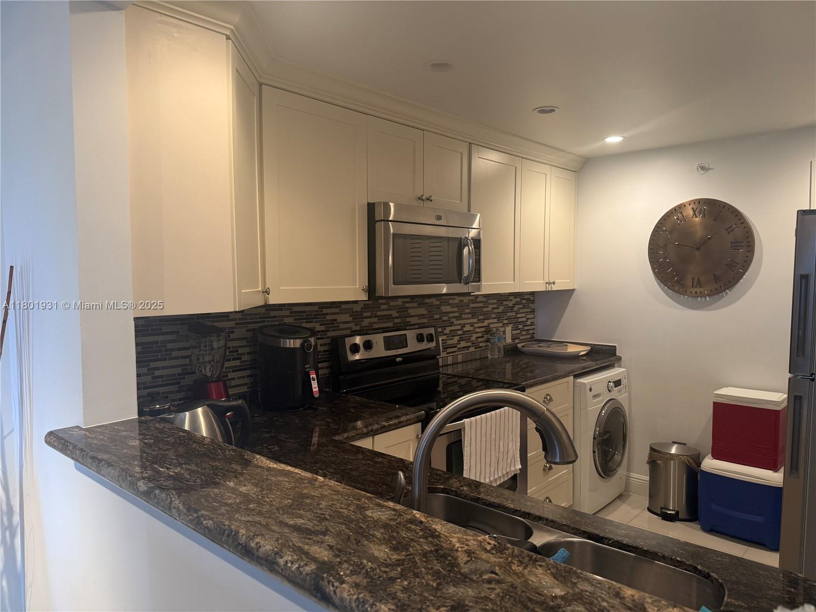 LEISURE TOWERS CONDO - Residential Lease