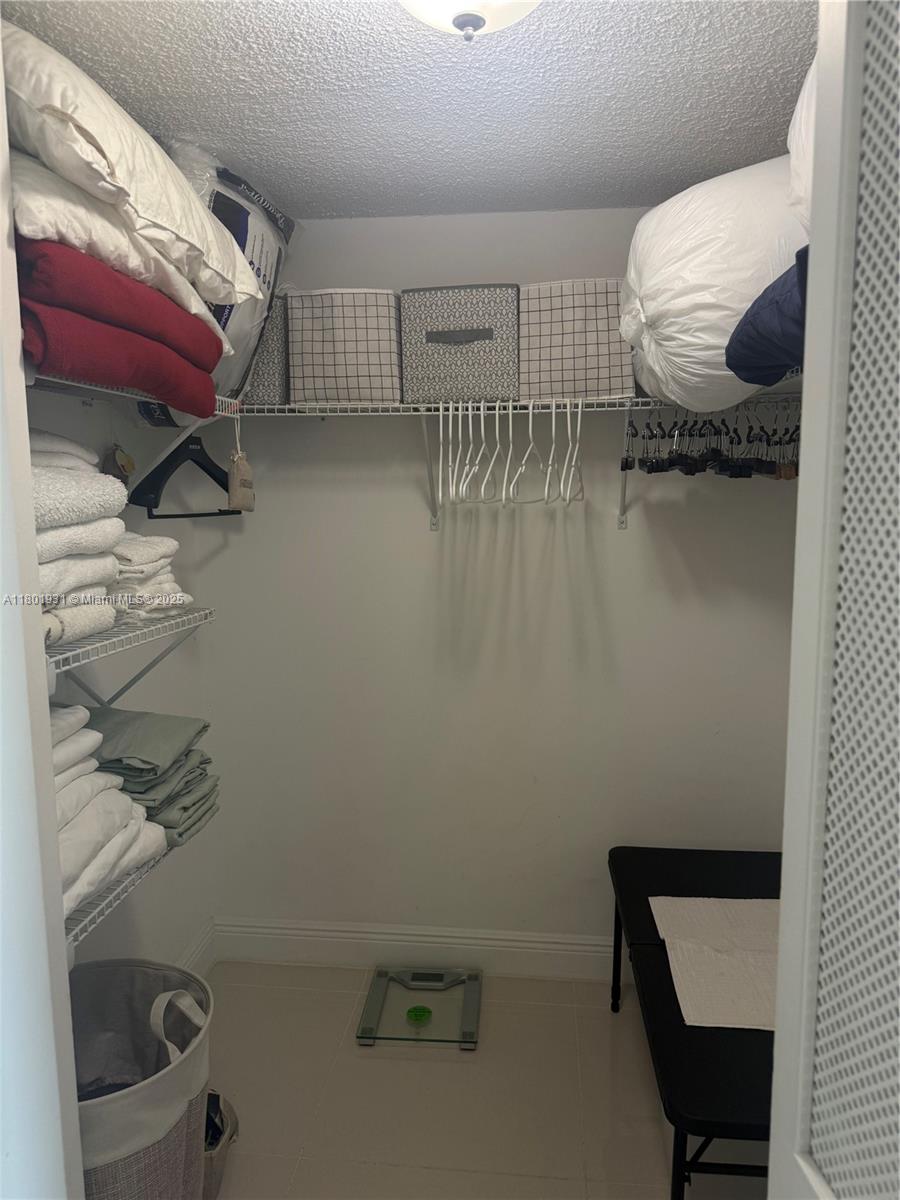 LEISURE TOWERS CONDO - Residential Lease