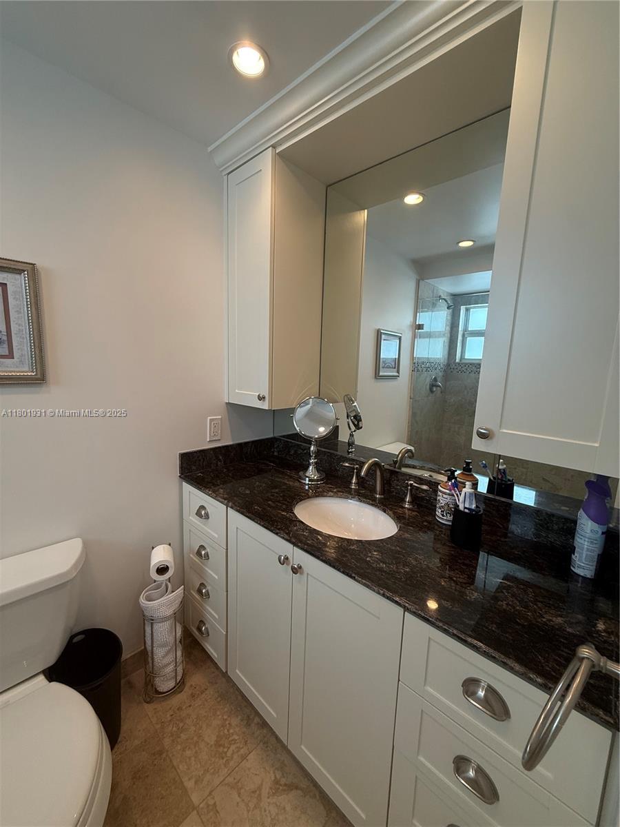 LEISURE TOWERS CONDO - Residential Lease