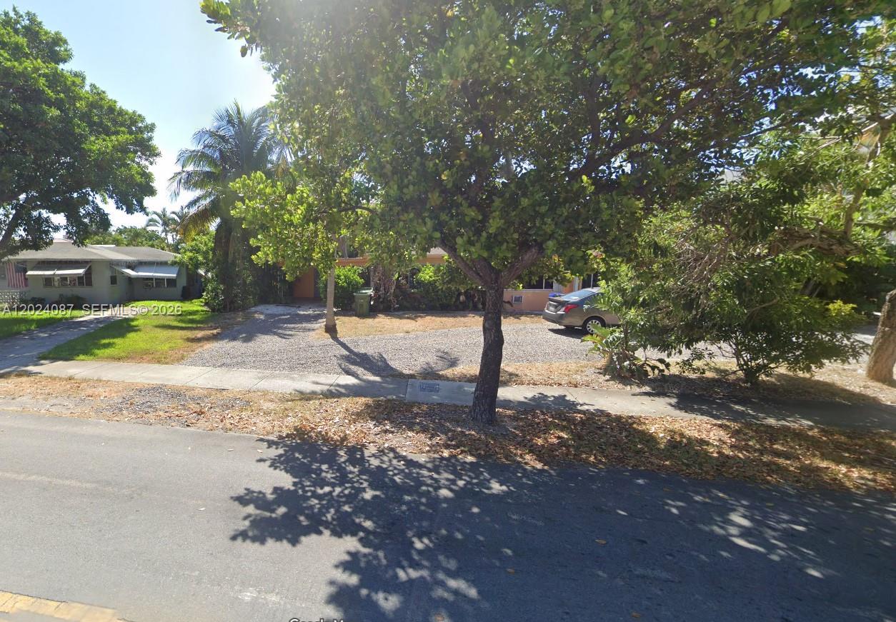 1816 Middle River Dr