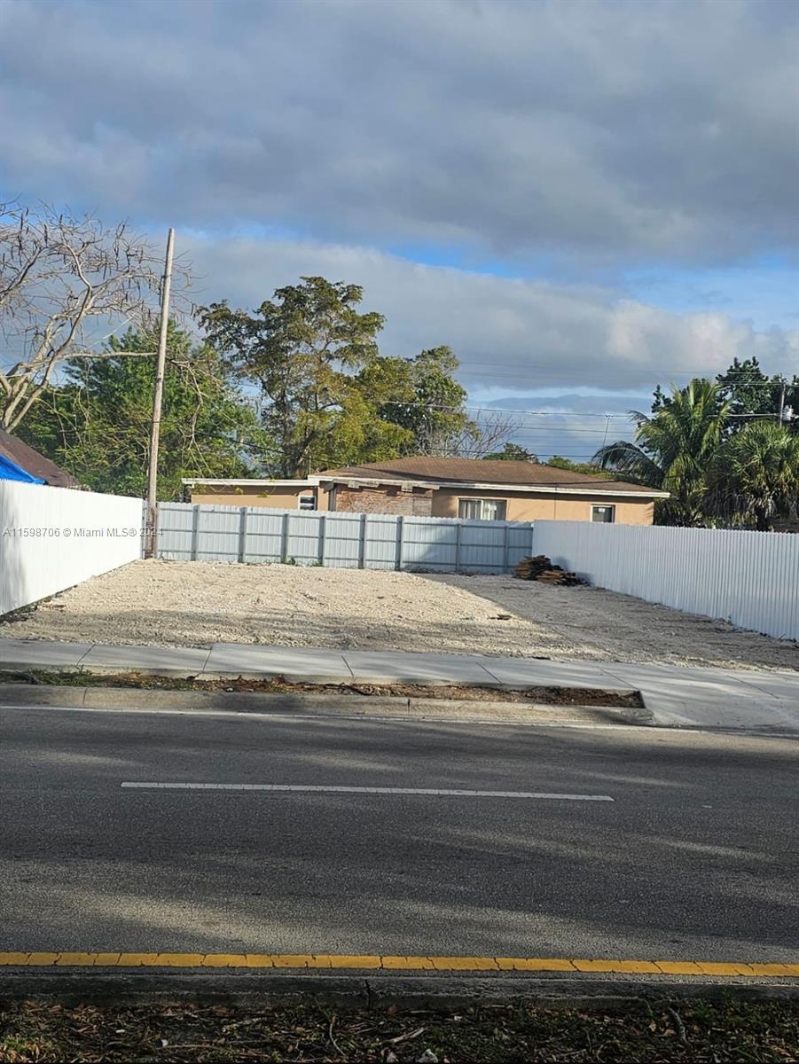 Prime Opportunity in Liberty City! Vacant land. Area is under heavy redevelopment and is located within one of the city's "Opportunity Zones". Recent improvements include the installation of a brand-new fence, upgraded gravel surfacing, and a freshly laid sidewalk complete with a curb ramp. Additionally, utility plans are nearing finalization! Calling all visionary developers-this opportunity holds immense promise for substantial future returns. Waste no time-venture directly to the property and see firsthand to submit your offer!