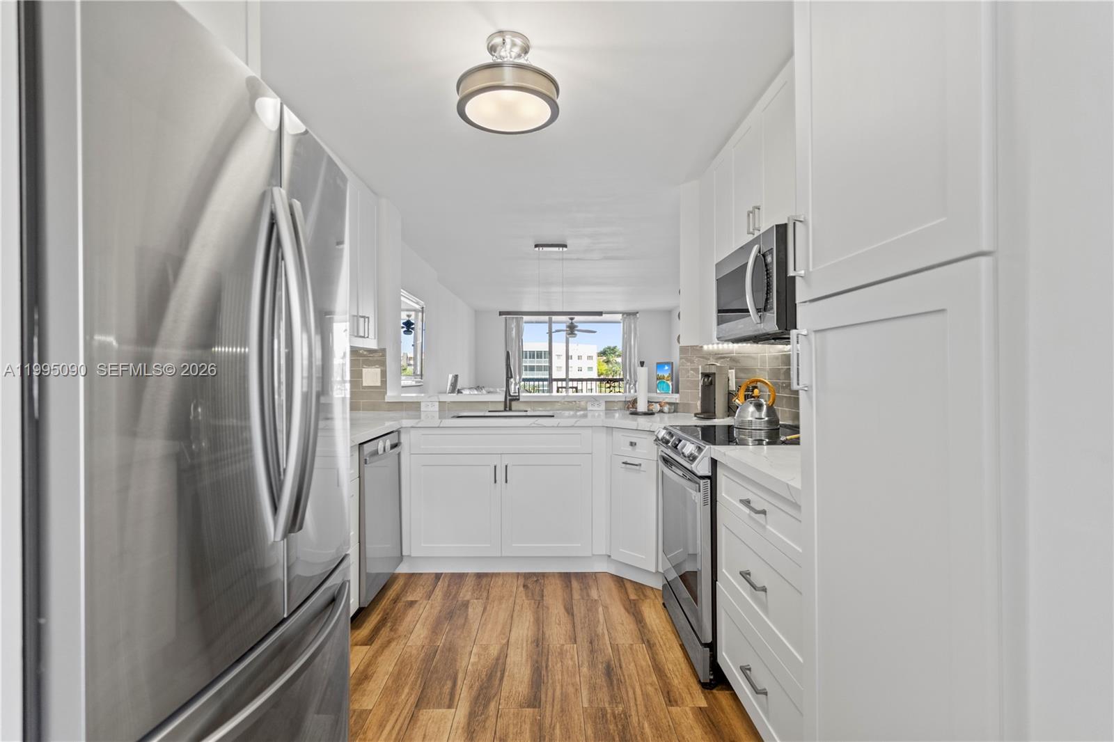 TRENT CONDOMINIUM E - Residential