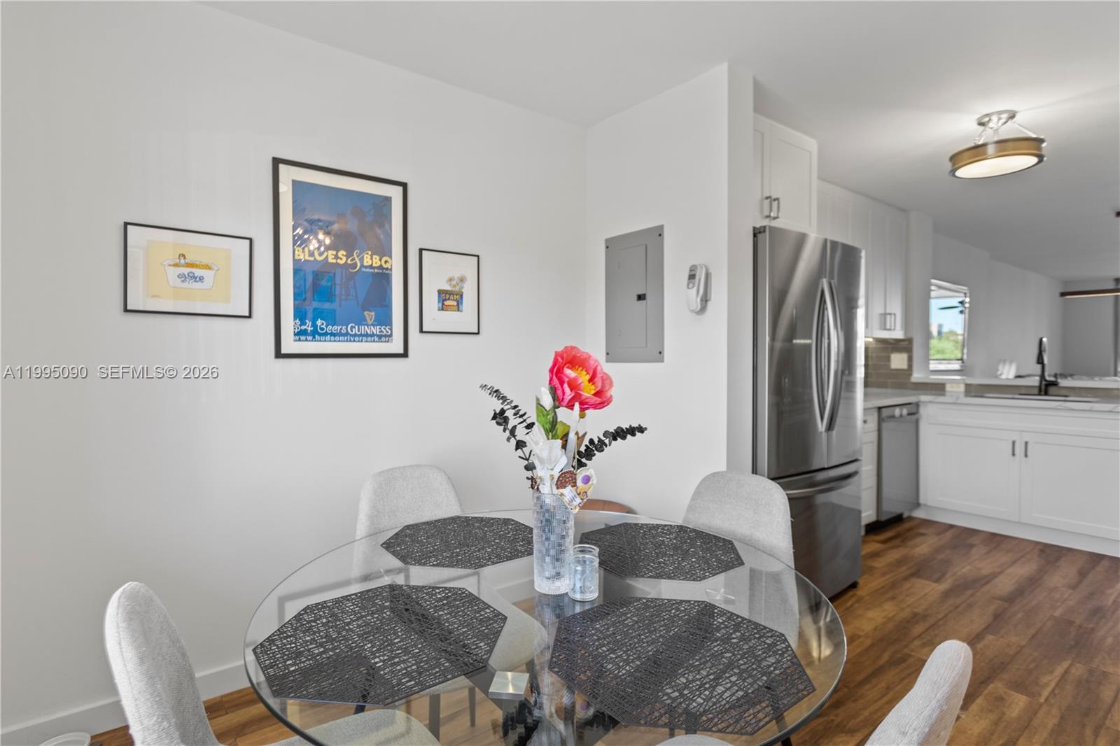 TRENT CONDOMINIUM E - Residential