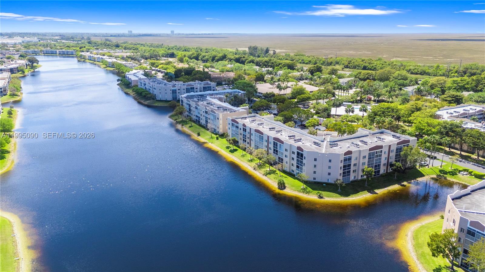 TRENT CONDOMINIUM E - Residential