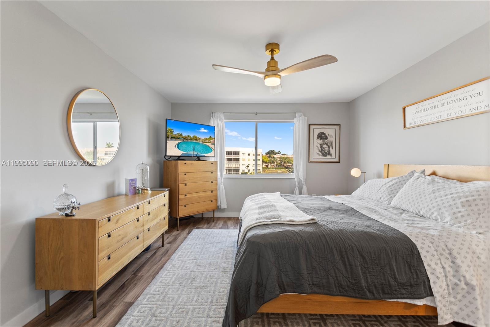 TRENT CONDOMINIUM E - Residential