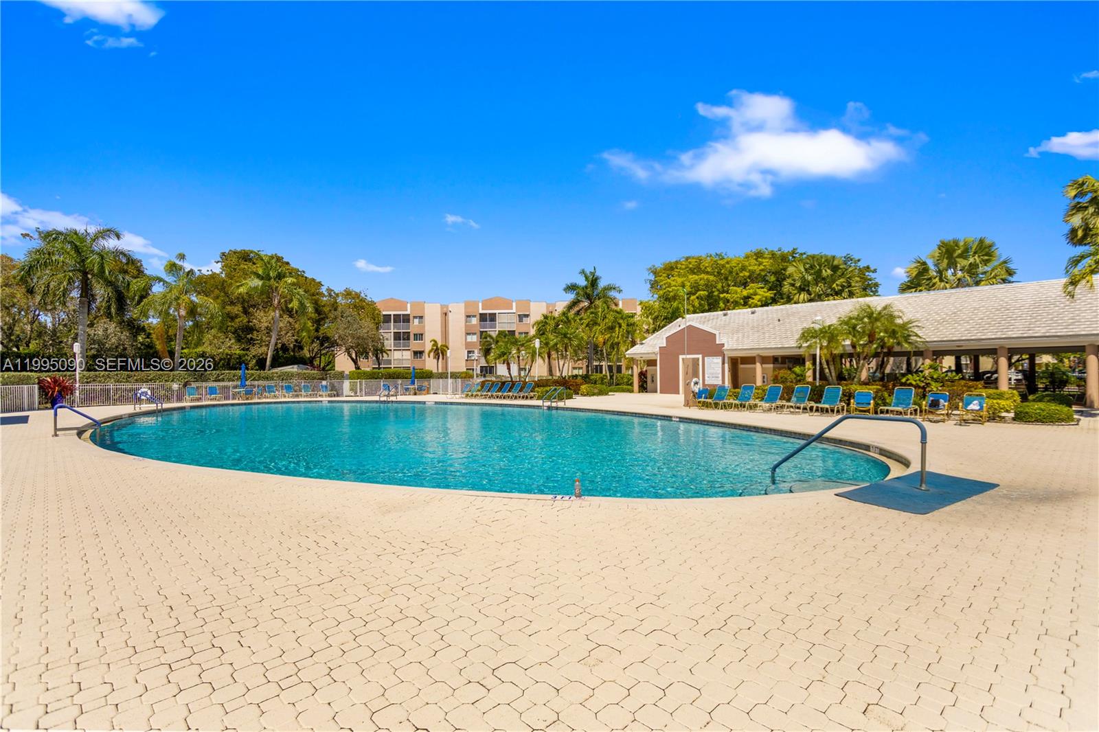 TRENT CONDOMINIUM E - Residential