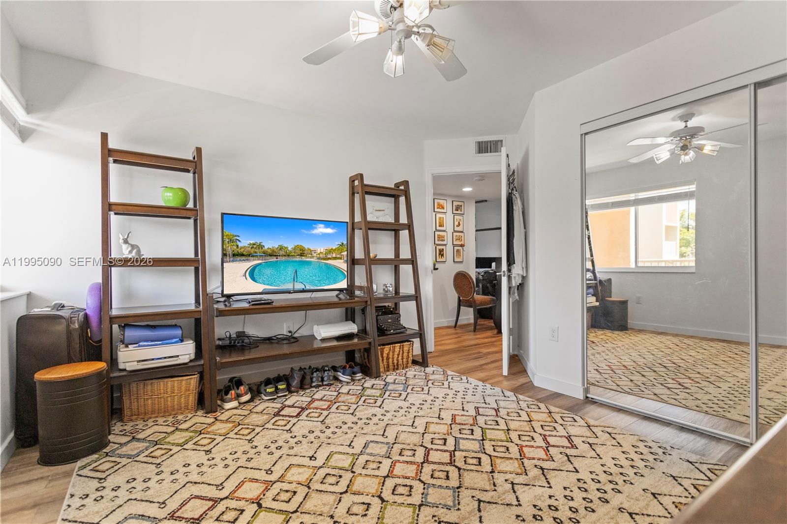 TRENT CONDOMINIUM E - Residential