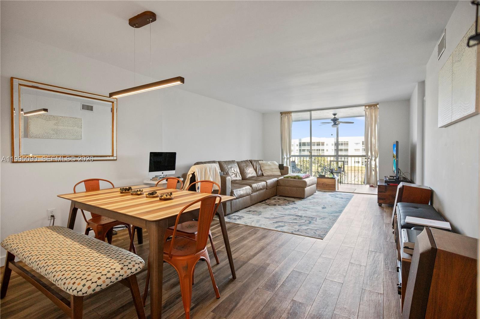 TRENT CONDOMINIUM E - Residential