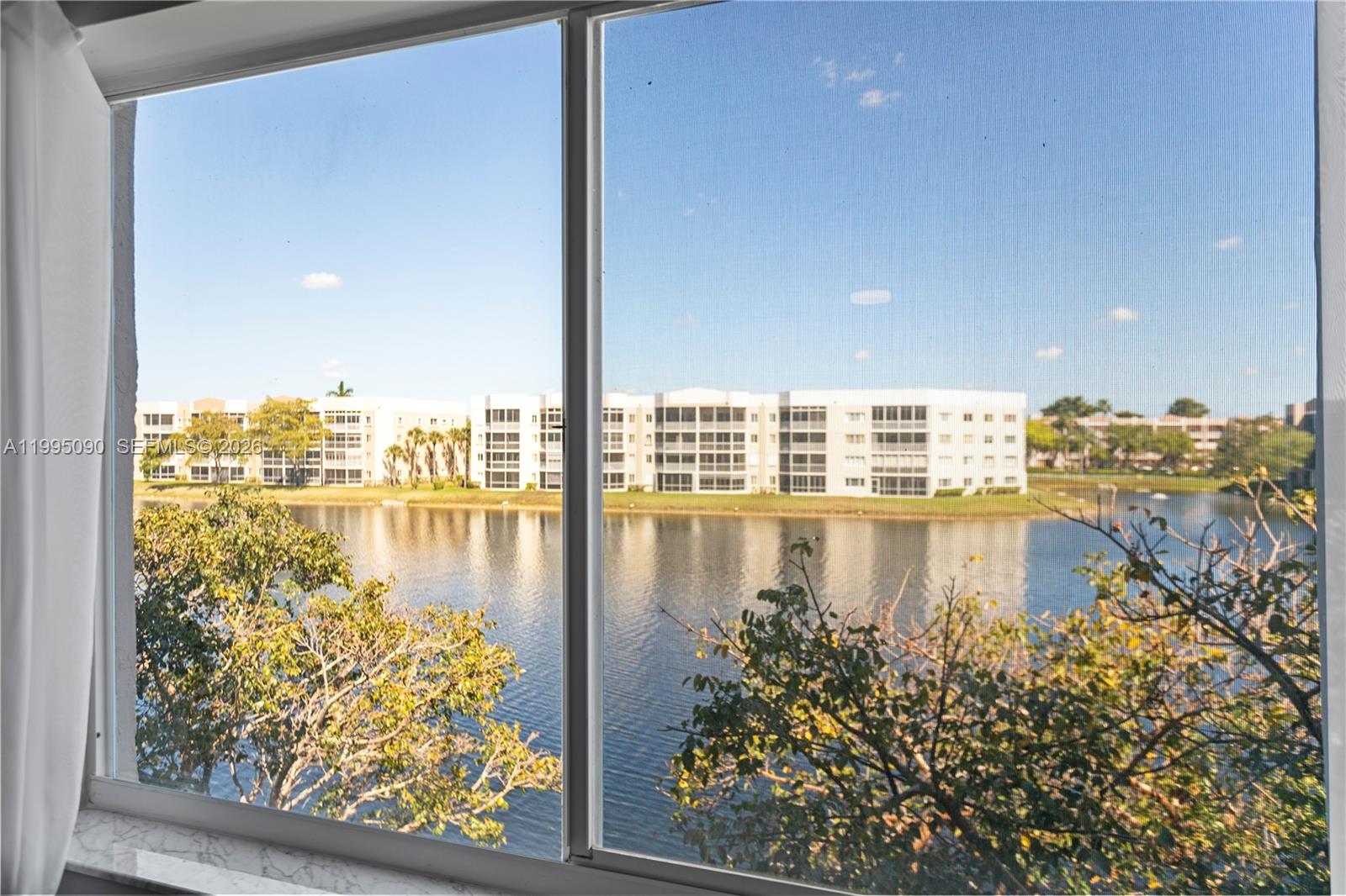 TRENT CONDOMINIUM E - Residential