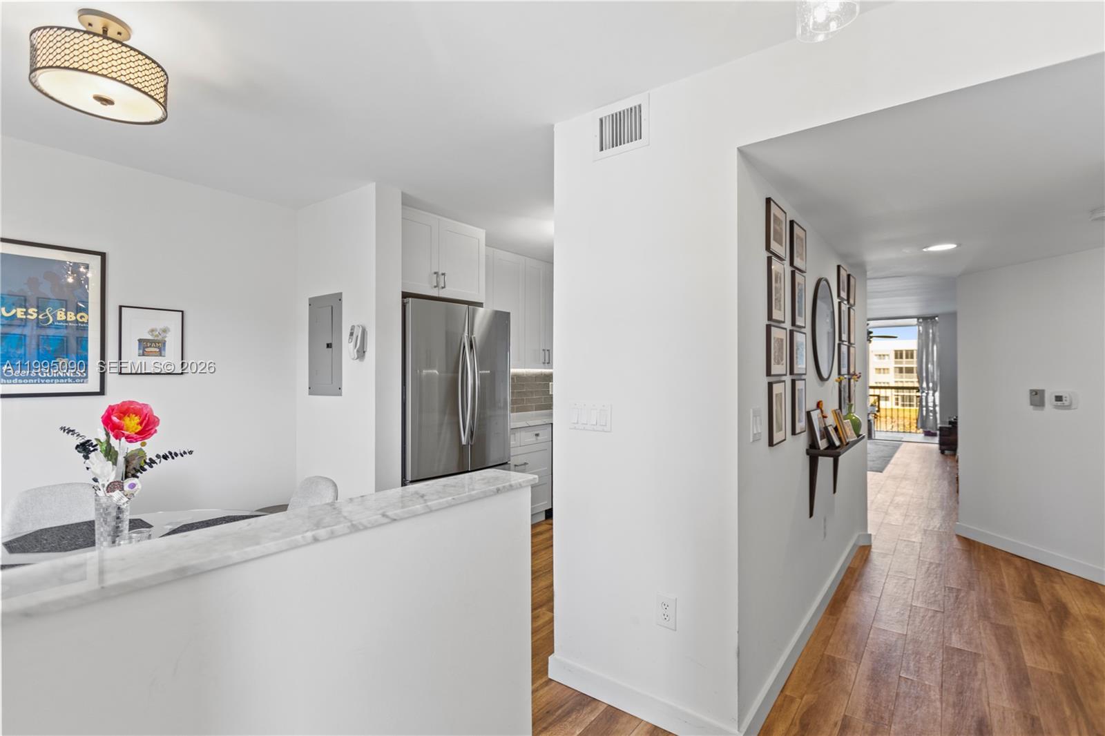 TRENT CONDOMINIUM E - Residential