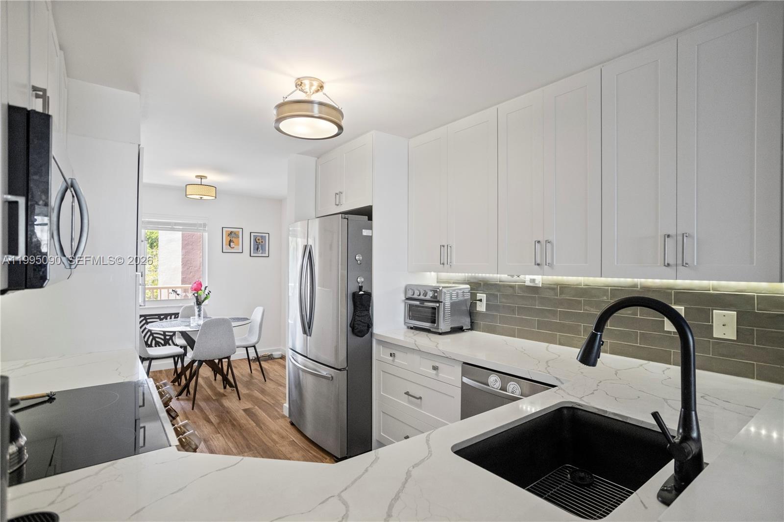 TRENT CONDOMINIUM E - Residential