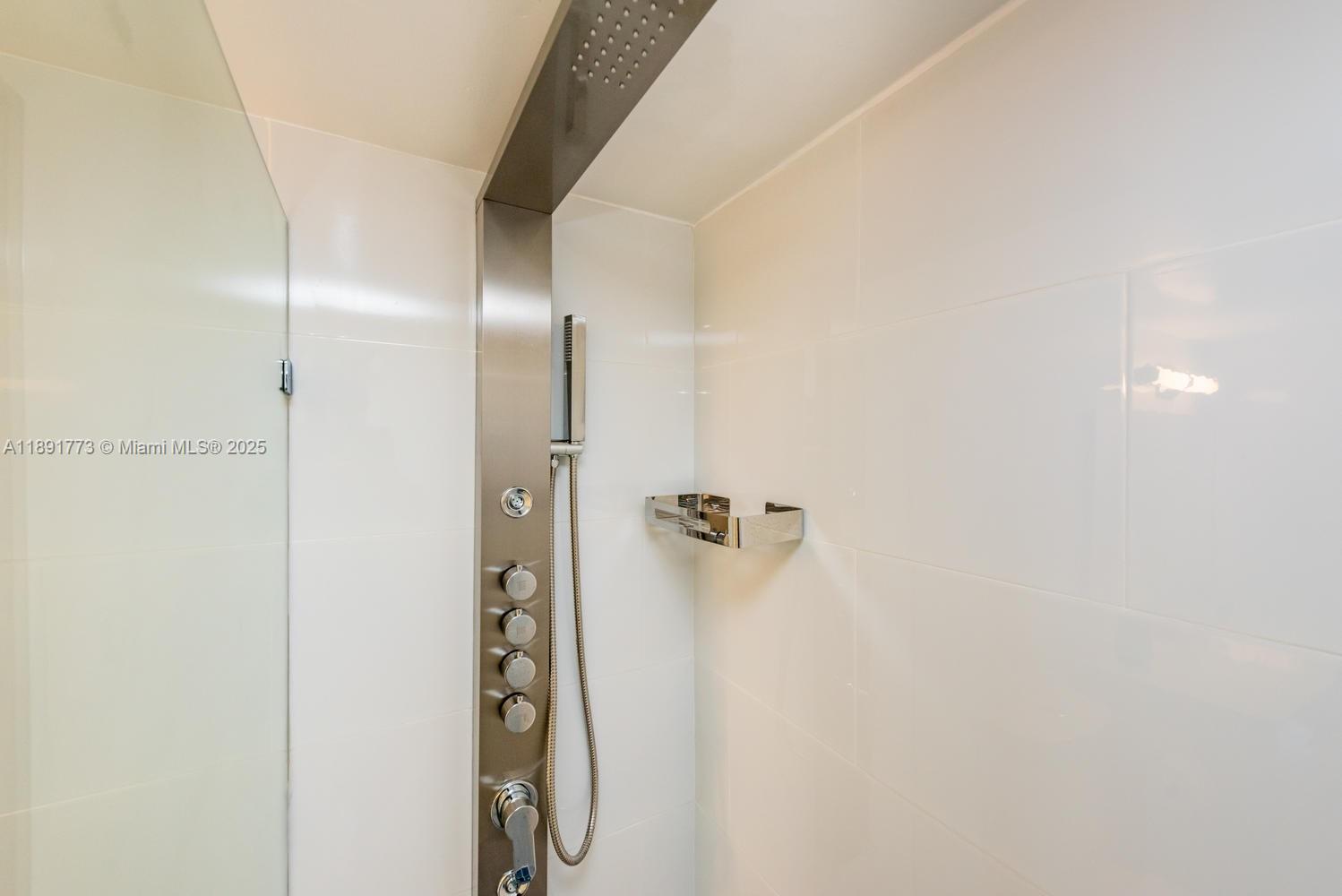 THE YACHT CLUB AT AVENTUR - Residential
