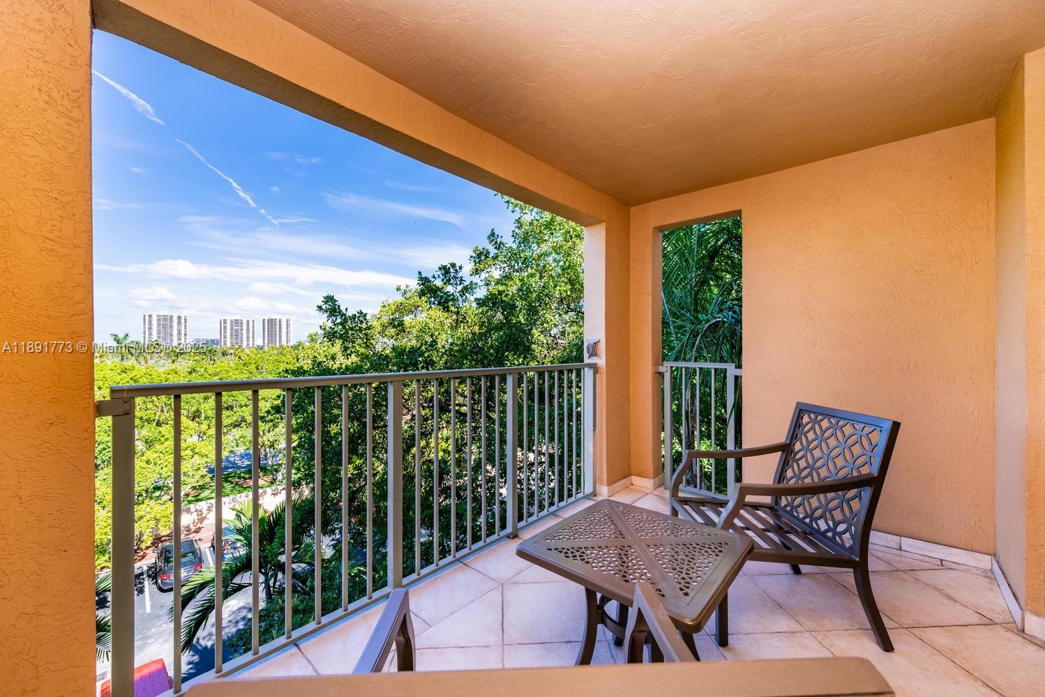 THE YACHT CLUB AT AVENTUR - Residential