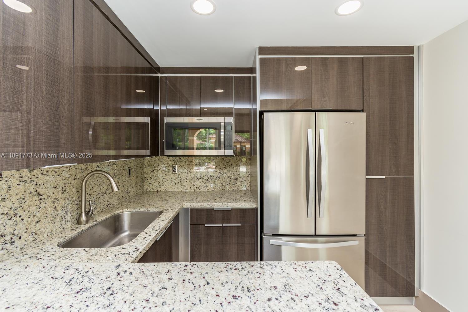 THE YACHT CLUB AT AVENTUR - Residential