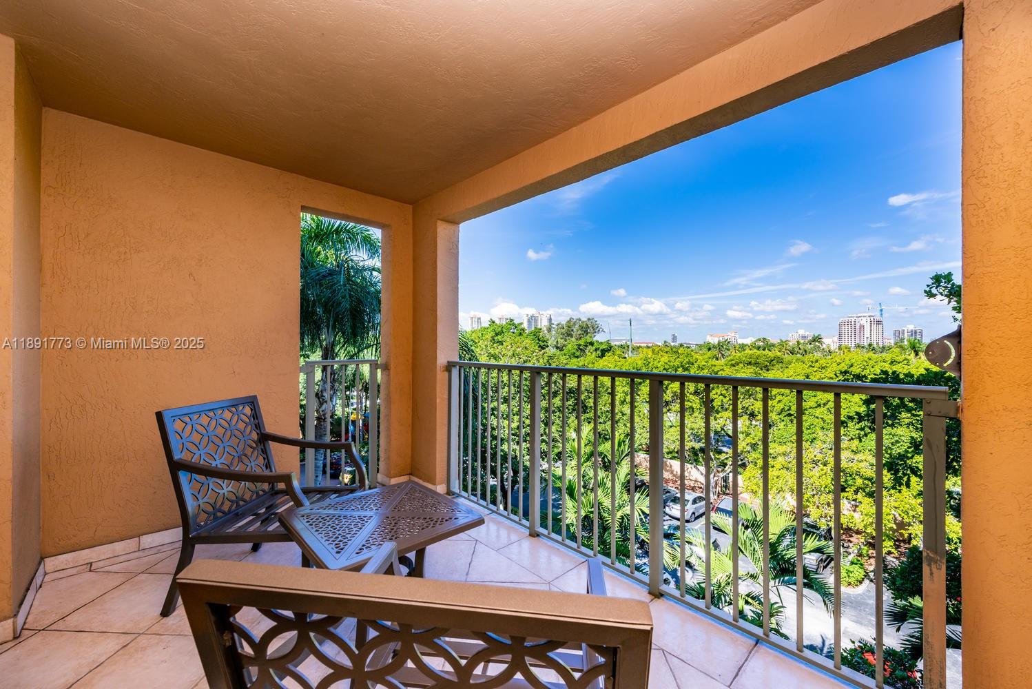 THE YACHT CLUB AT AVENTUR - Residential