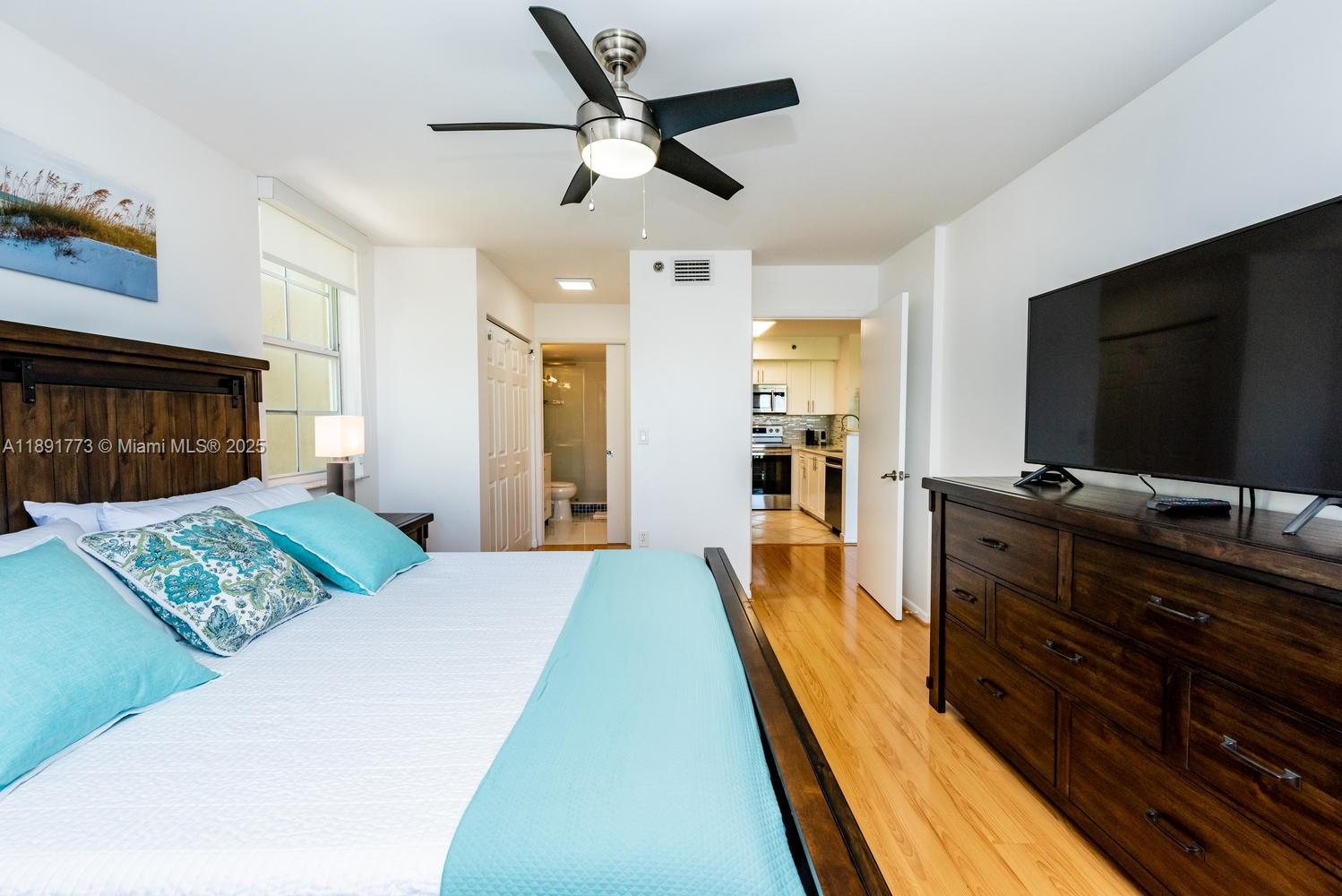 THE YACHT CLUB AT AVENTUR - Residential