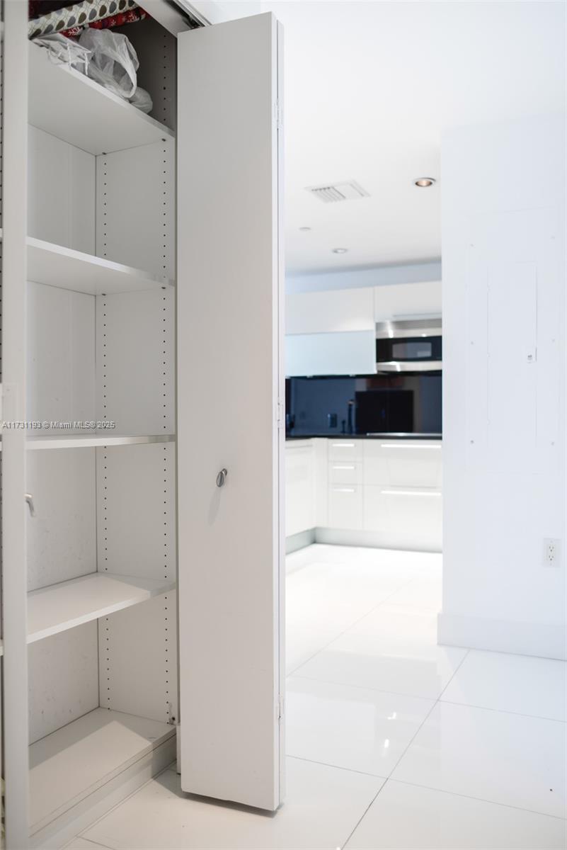 JADE OCEAN CONDO - Residential