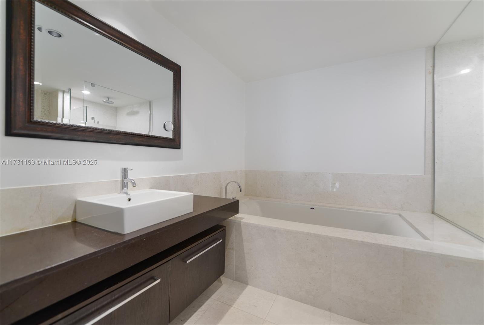 JADE OCEAN CONDO - Residential