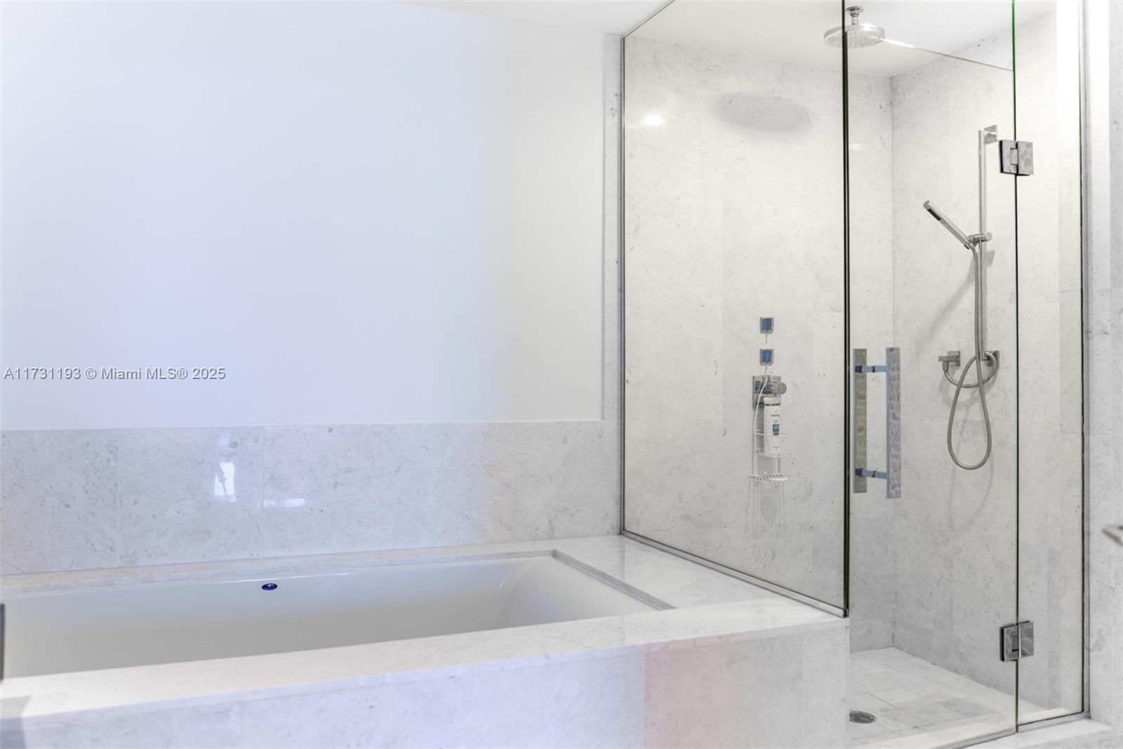 JADE OCEAN CONDO - Residential