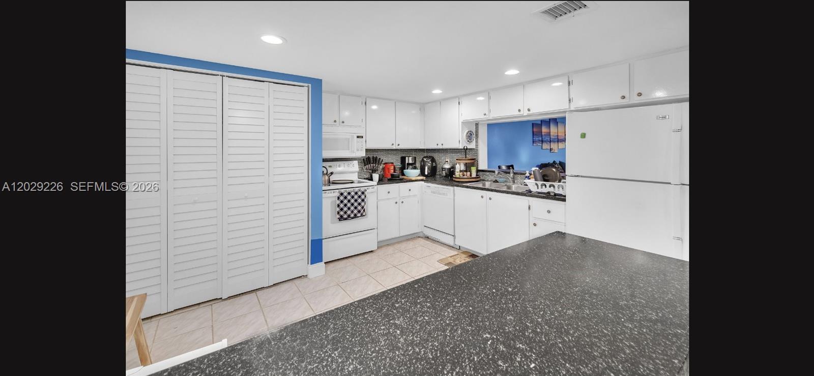 WELLEBY UNIT SEVEN - Residential