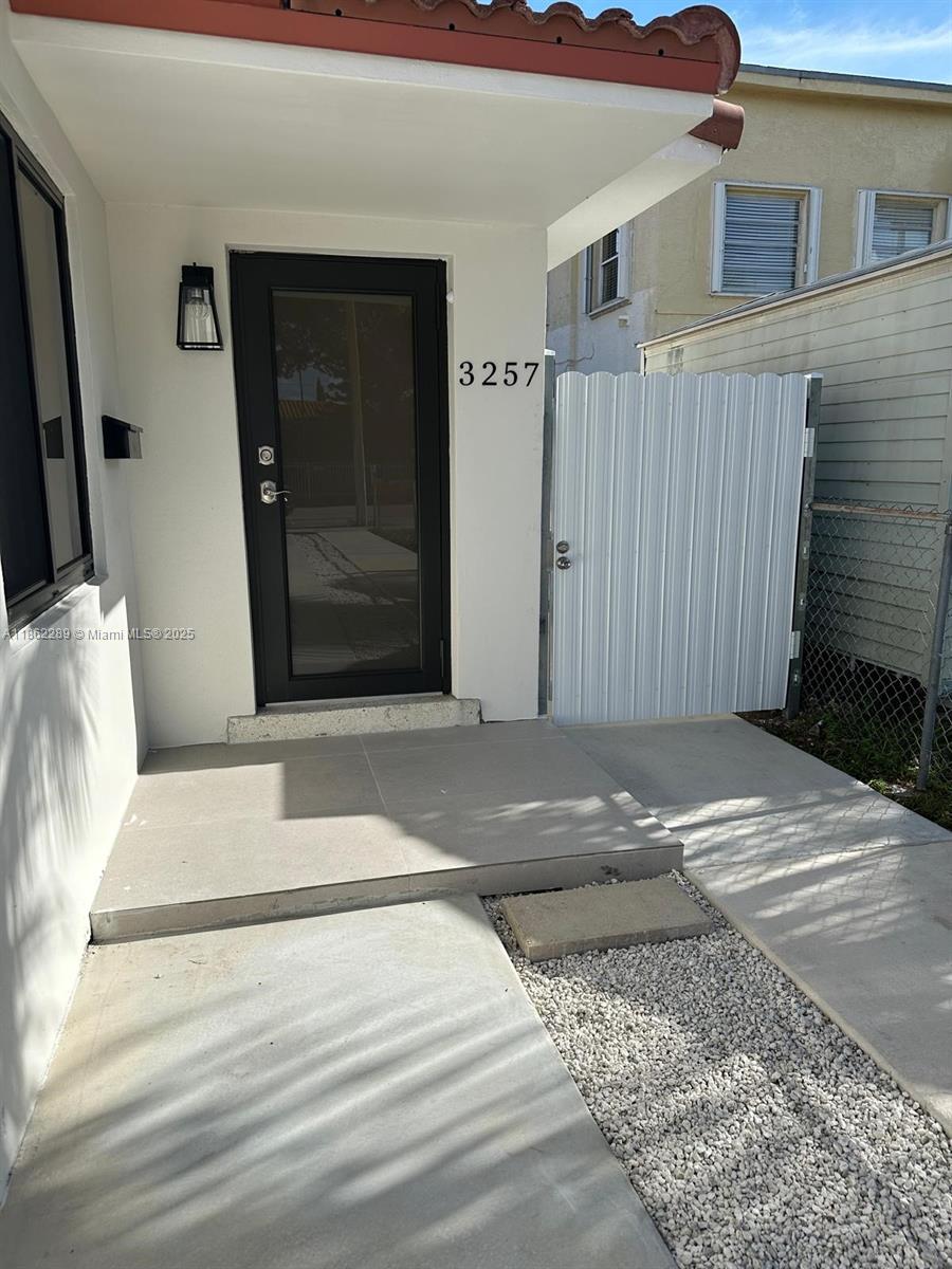 Beautifully Renovated Duplex Near Coral Gables
Looking for the perfect home in a prime location? This fully remodeled 3-bedroom, 2-bathroom duplex offers everything you need for comfortable and stylish living! 3 bedrooms + 2 modern bathrooms. Stainless steel appliances. Private patio for outdoor enjoyment. Parking for 3 vehicles. Located in a safe, desirable neighborhood near Coral Gables. Close to shopping, dining, and major highways – enjoy convenience and a vibrant lifestyle!
Ready to move in – Don’t miss this opportunity! No HOA approval is required, and you can get approved in just 24 hours! Don’t miss out on this incredible opportunity.