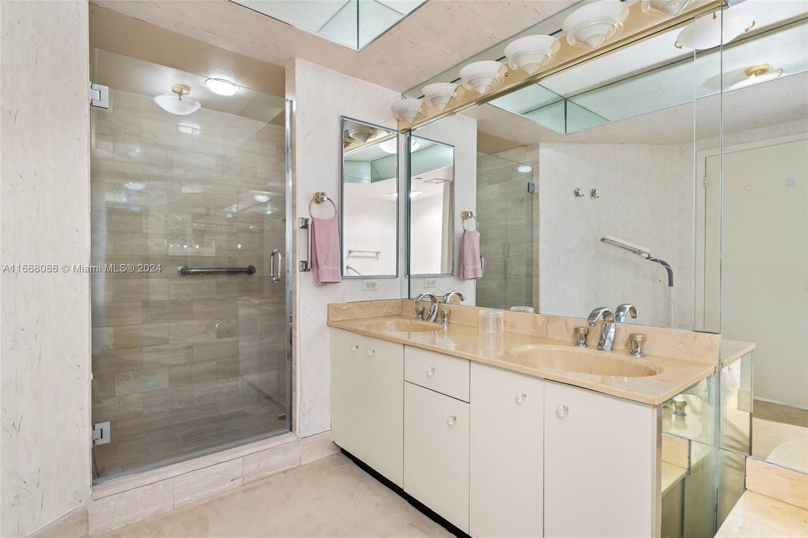 HAMPTONS WEST CONDO - Residential