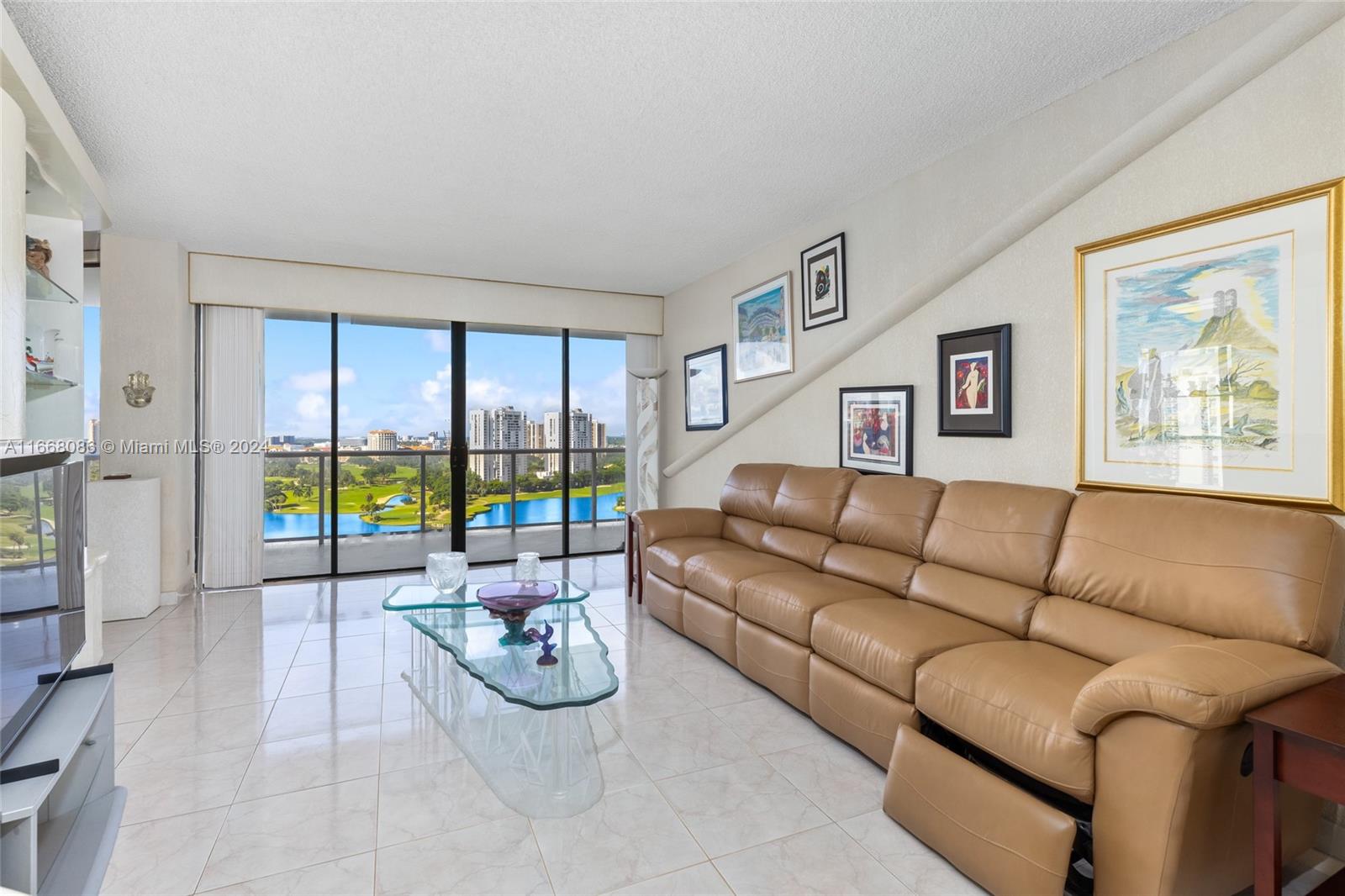 HAMPTONS WEST CONDO - Residential