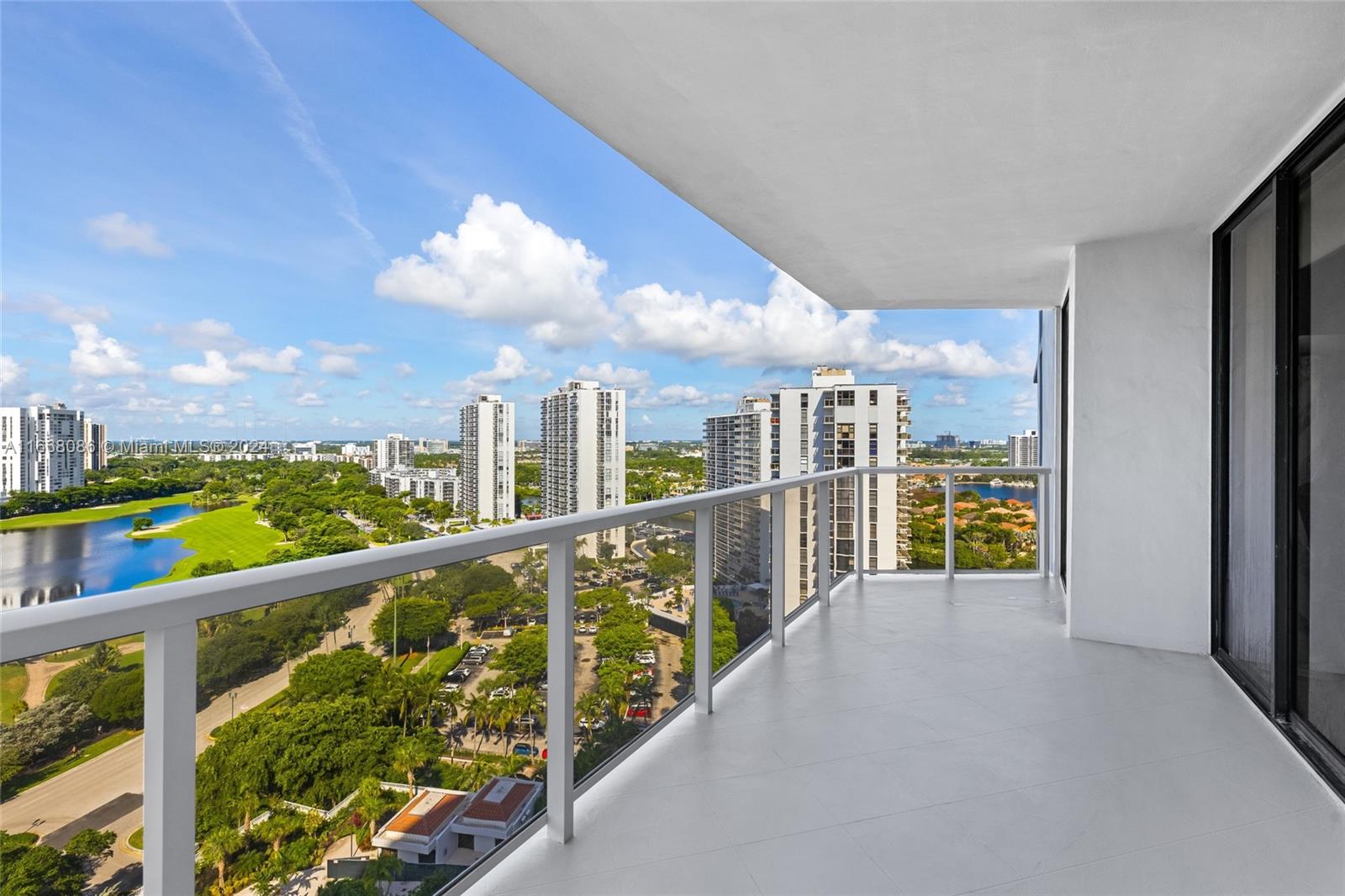 HAMPTONS WEST CONDO - Residential