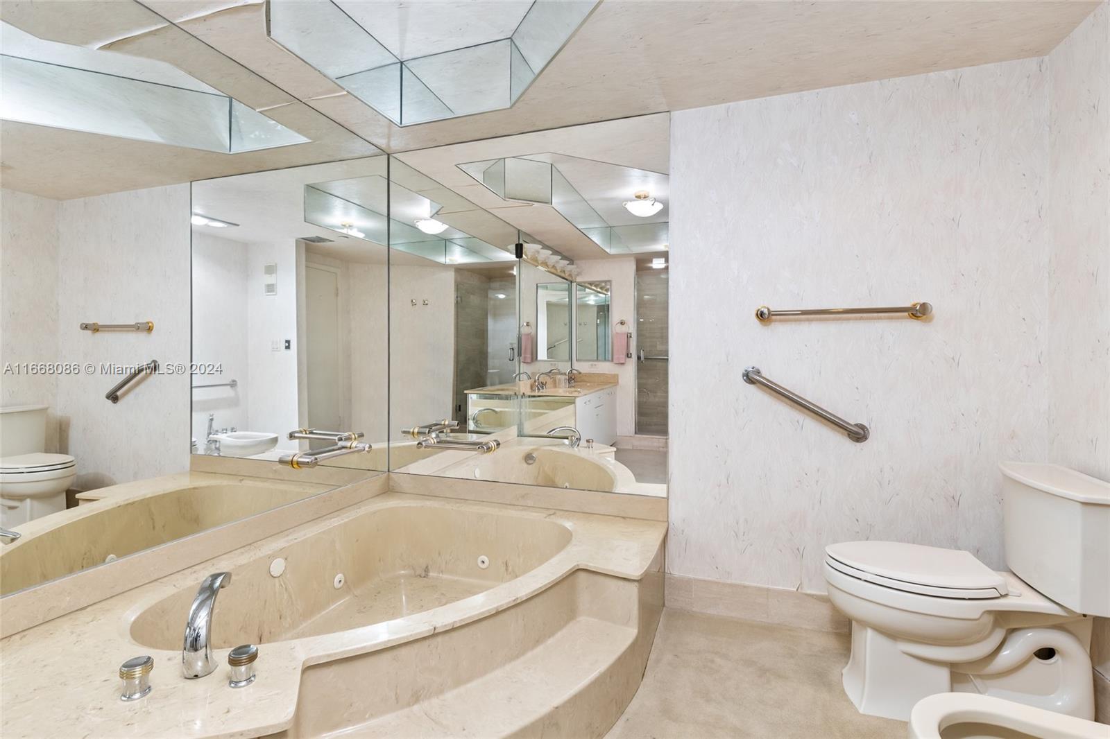 HAMPTONS WEST CONDO - Residential