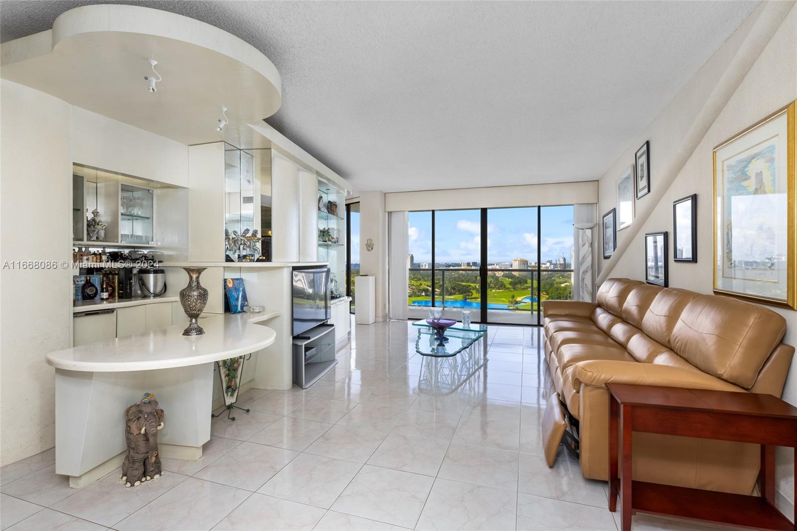 HAMPTONS WEST CONDO - Residential