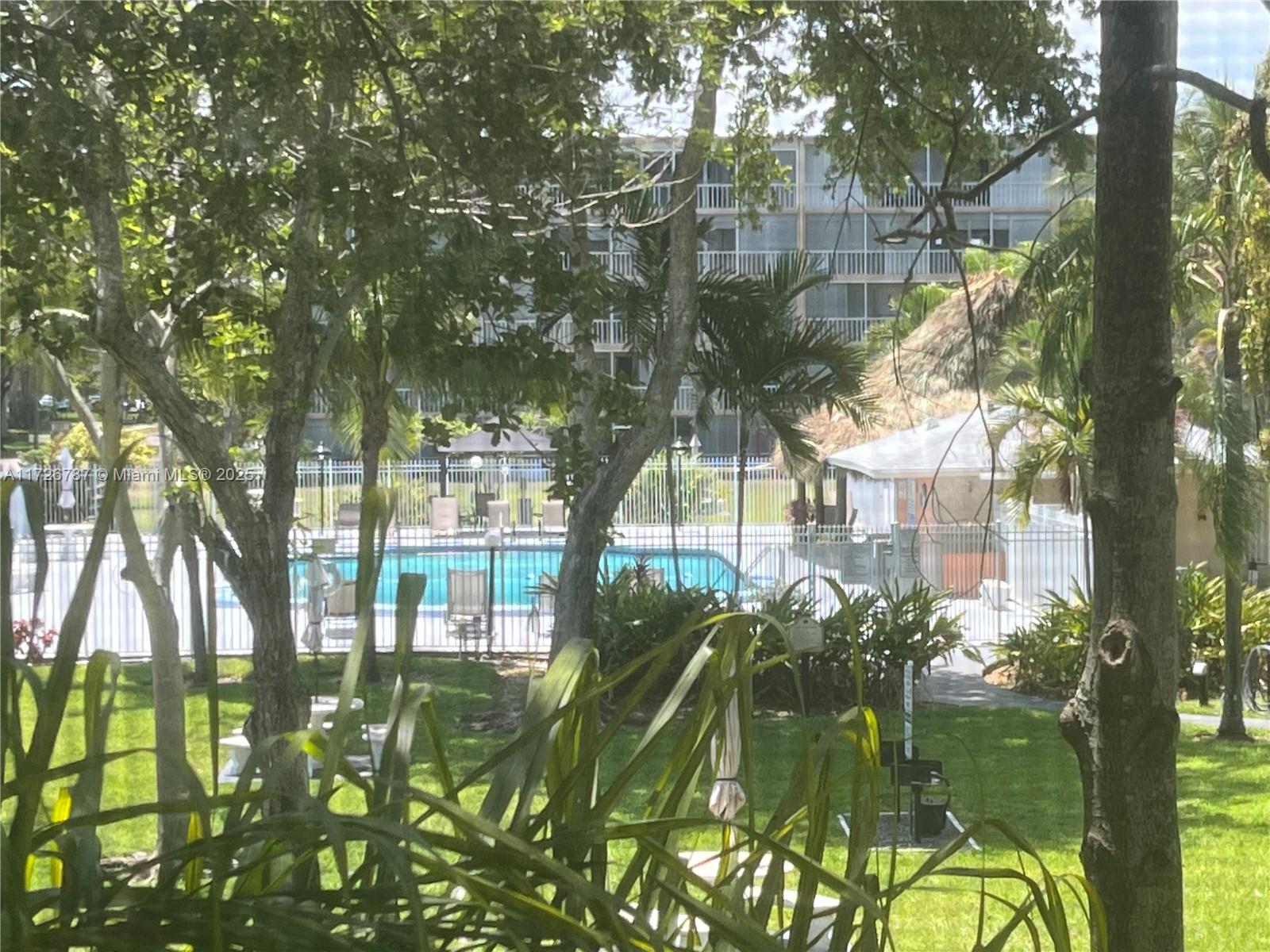 HILLCREST COUNTRY CLUB AP - Residential