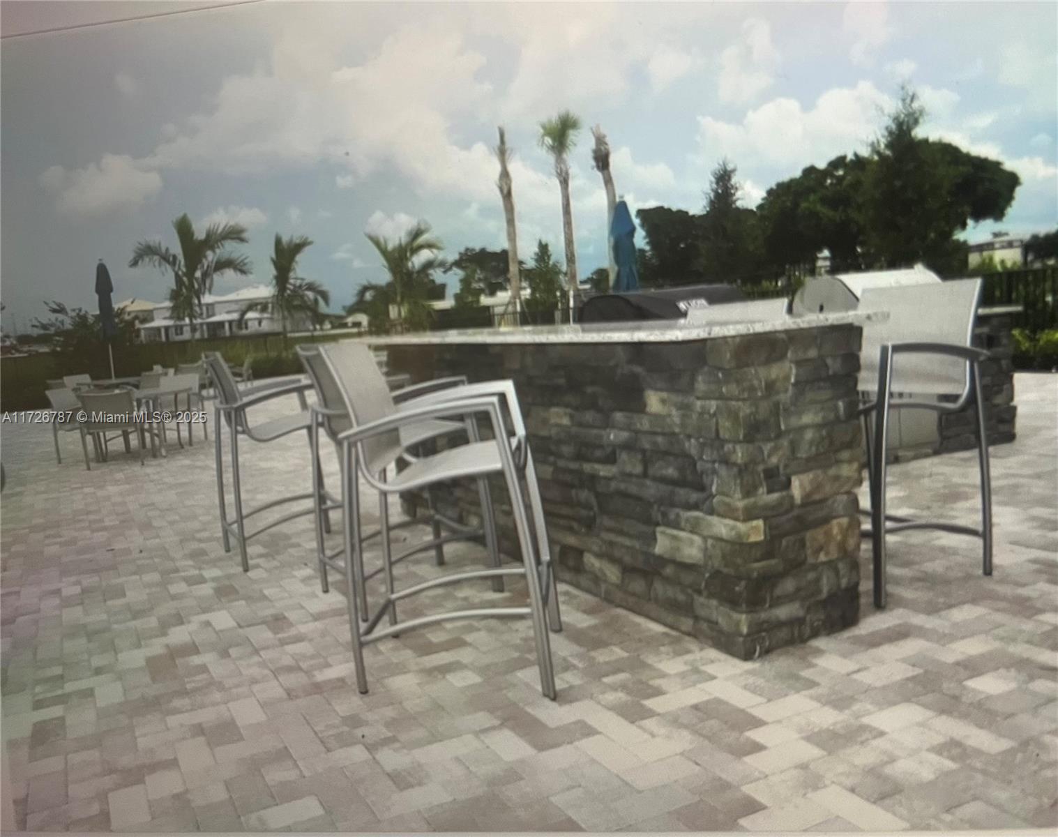 HILLCREST COUNTRY CLUB AP - Residential